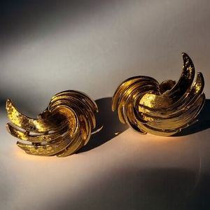 Gold Wings Fashion Post Pierced Earrings